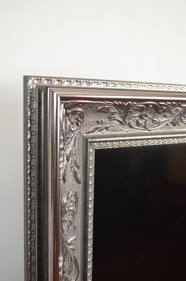 Gigi - Ornate Gunmetal TV Frame