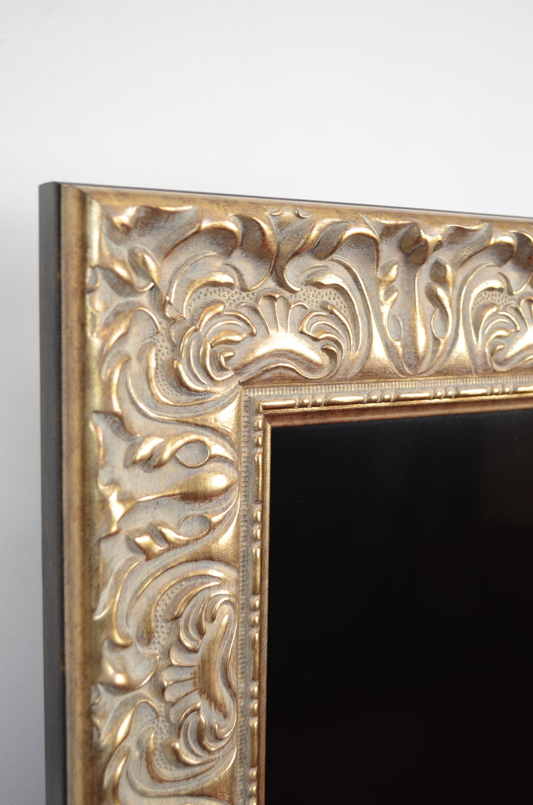 Verity - Gold TV Frame