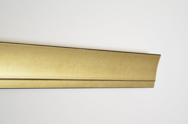 Polly - Gold TV Frame