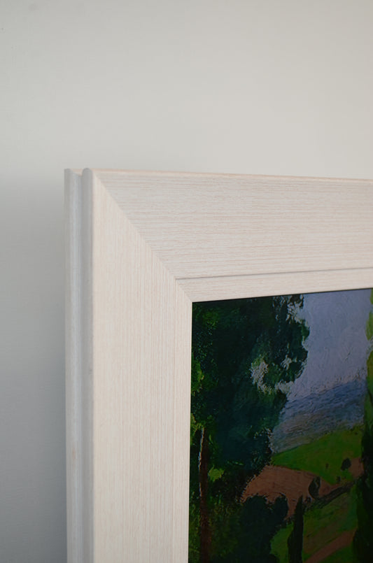 Polly - White TV Frame