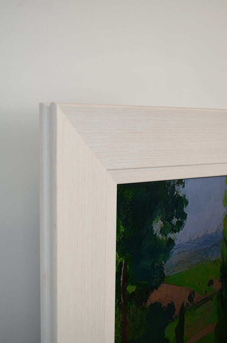 Polly - White TV Frame